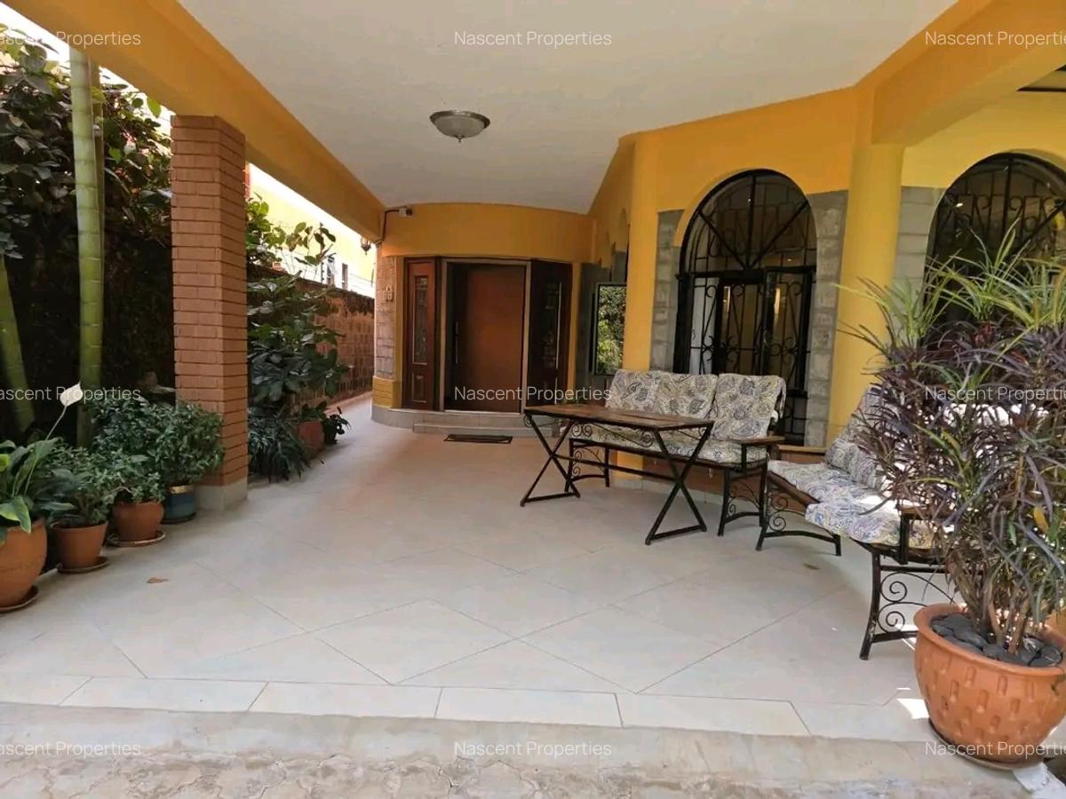 4 Bed House with En Suite in Spring Valley - 2