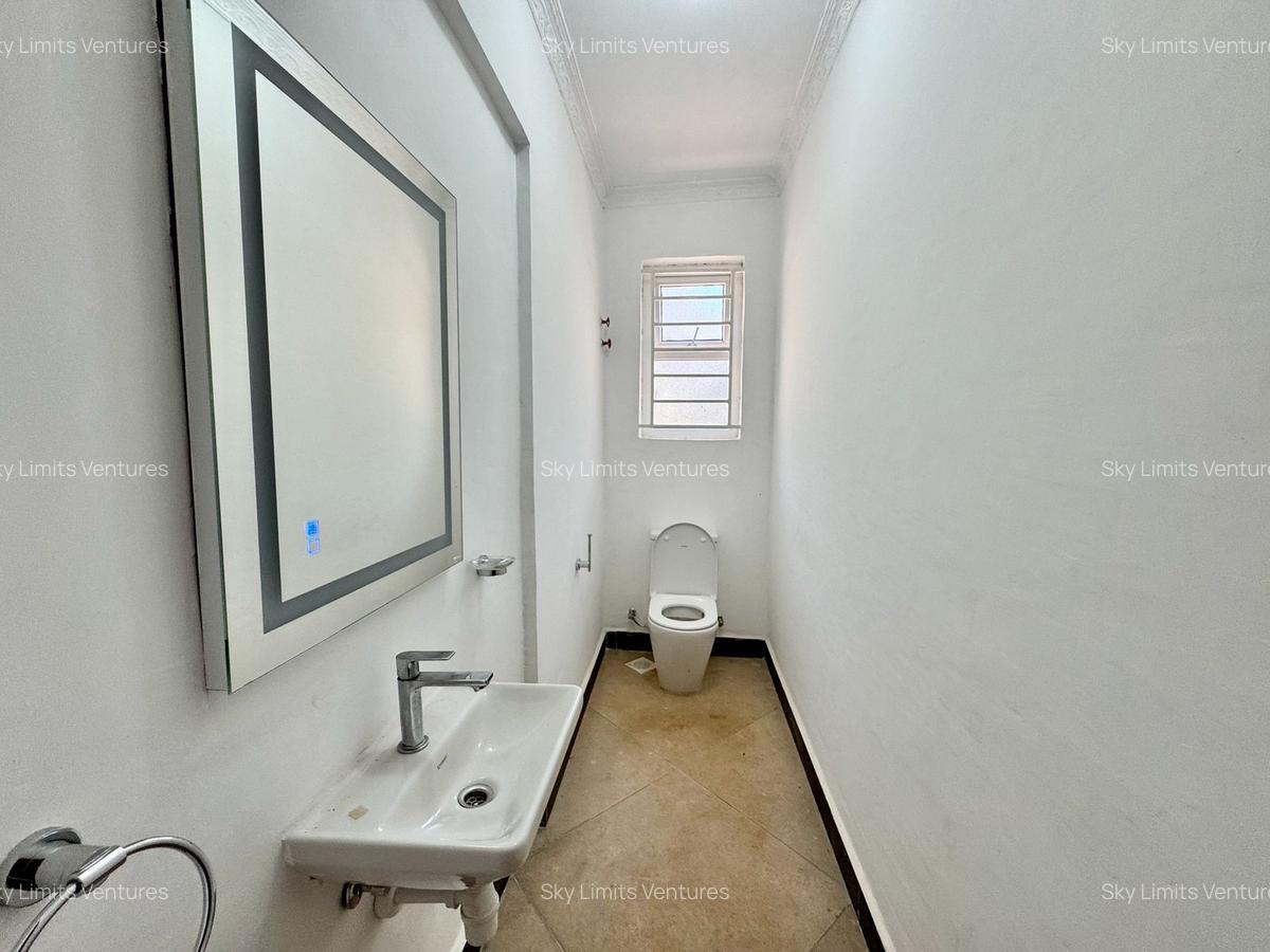 5 Bed Townhouse with Staff Quarters in Rosslyn - 8