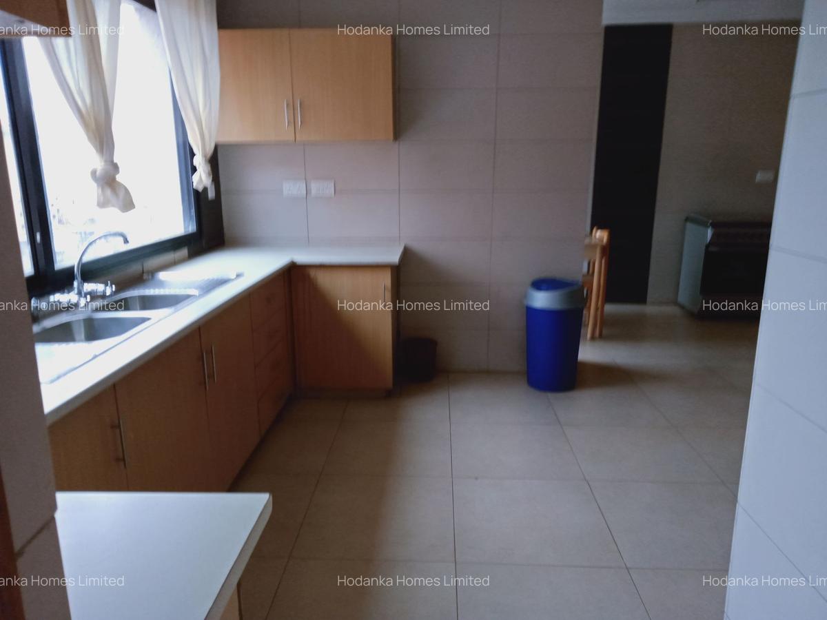Serviced 3 Bed Apartment with En Suite in Westlands Area - 16