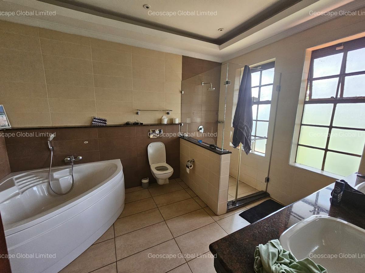 4 Bed House with En Suite in Spring Valley - 7