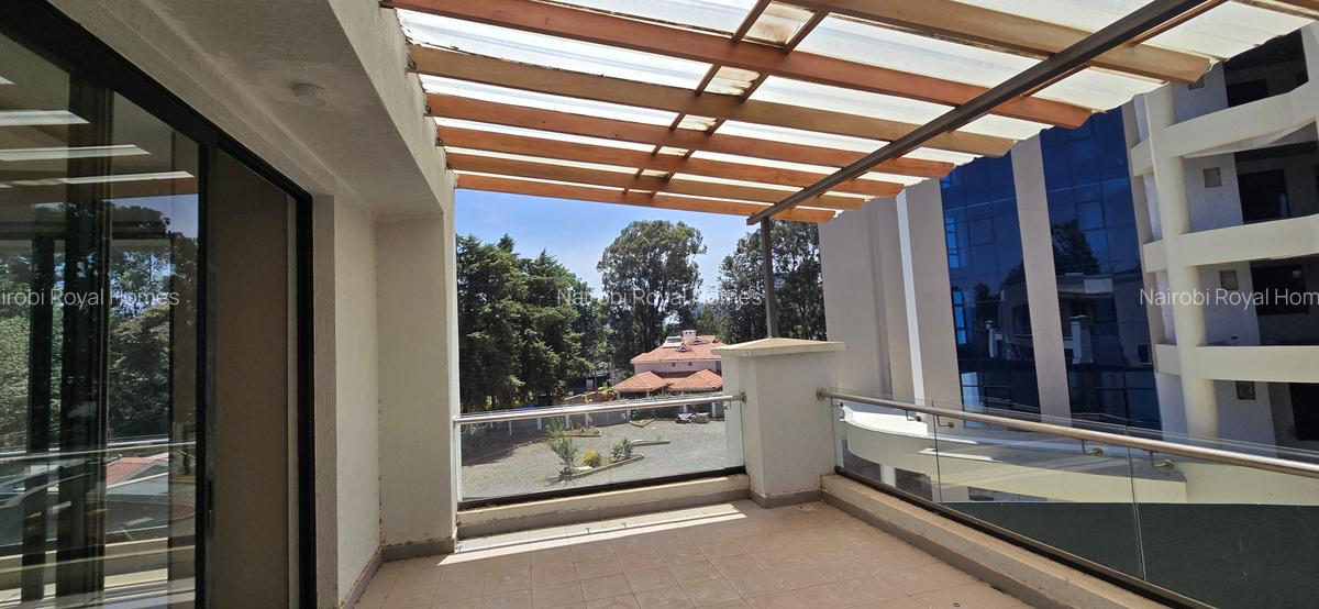 5 Bed Townhouse with En Suite at Lavington Green - 10
