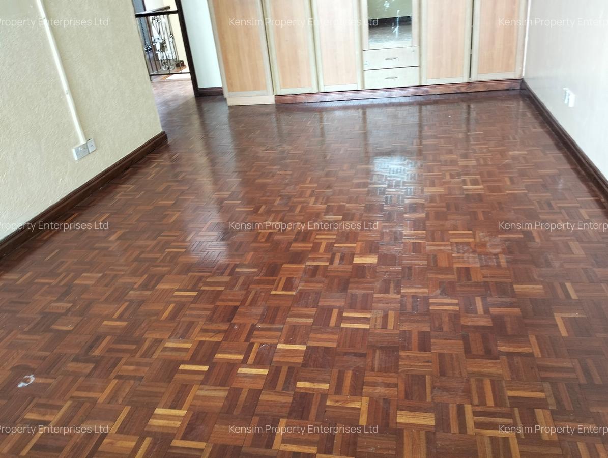 4 Bed Townhouse with En Suite in Lavington - 3