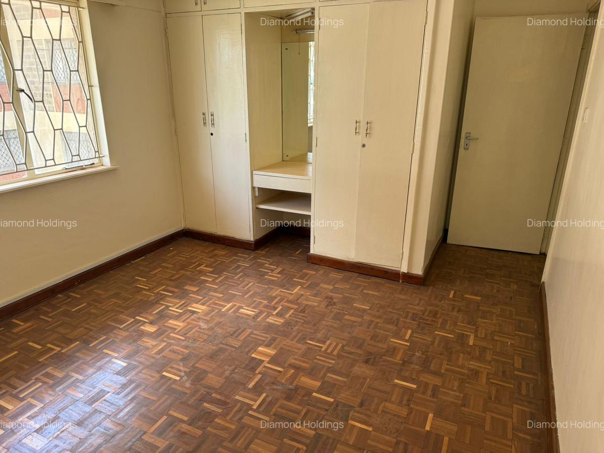 3 Bed Apartment with En Suite at Parklands - 5