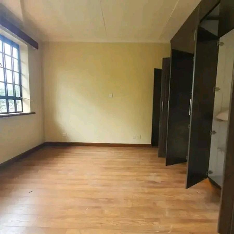 5 Bed House with En Suite in Loresho - 5