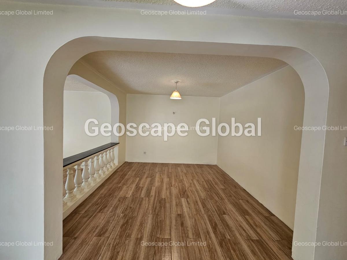 4 Bed House with En Suite in Spring Valley - 4