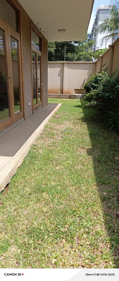 5 Bed Townhouse with En Suite in Lavington - 8