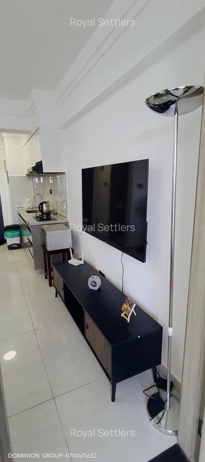 Serviced 1 Bed Apartment with En Suite at Westlands Road - 11