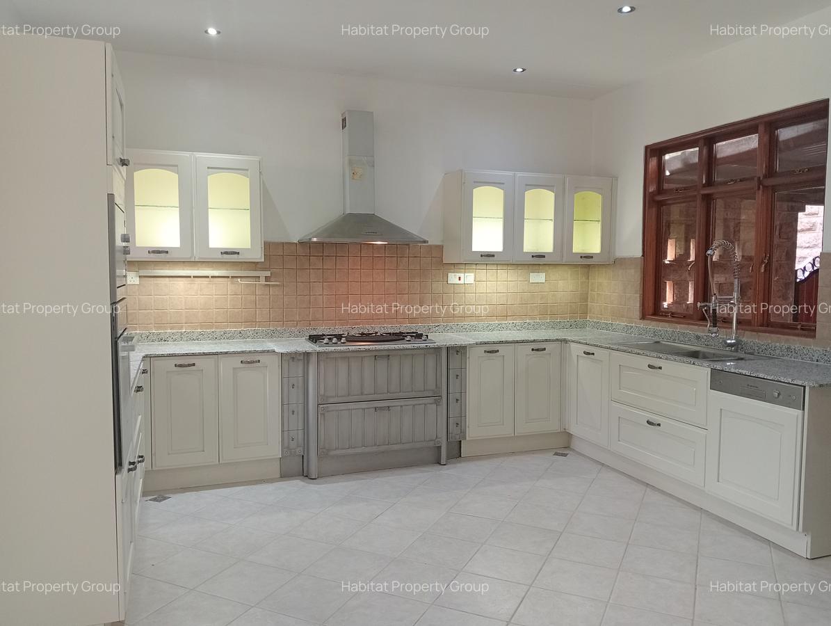 5 Bed House at Windy Ridge - 3