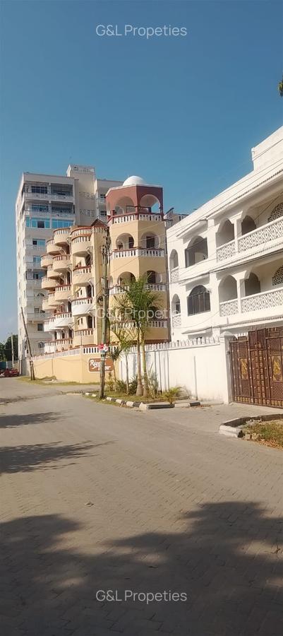 3 Bed Apartment with En Suite at Links Road - 2