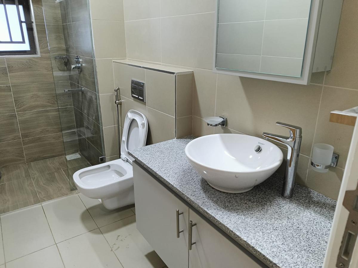 3 Bed Apartment with En Suite at Lavington - 10