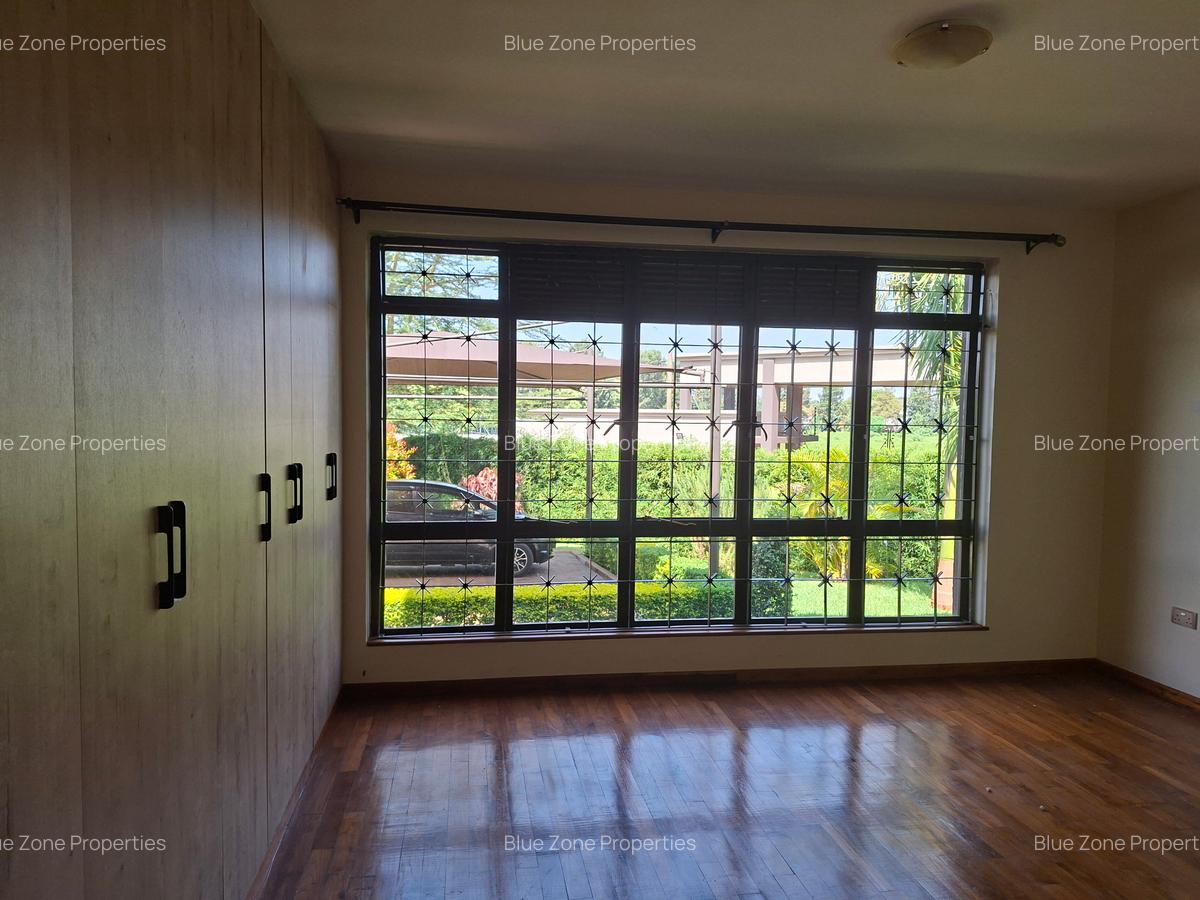 5 Bed Townhouse with En Suite at Off Panafric Insurance Avenue - 8