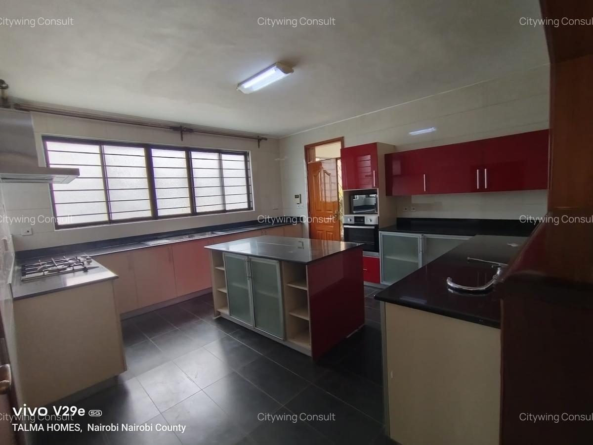 5 Bed Townhouse with En Suite at Convert Drive - 3
