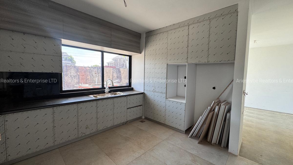 4 Bed Villa with En Suite in Runda - 8