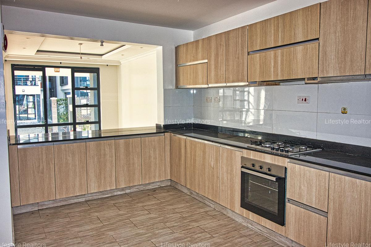 4 Bed House with En Suite at Eastern Bypass - 7