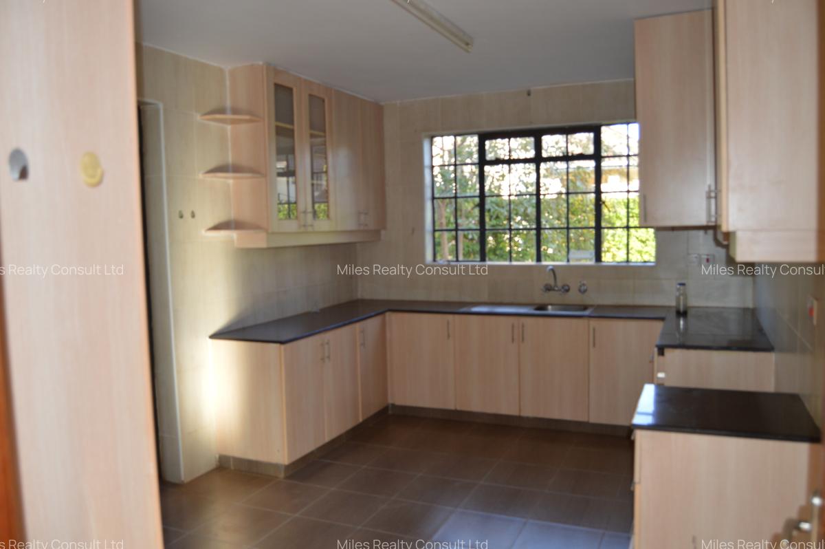3 Bed Villa with En Suite at Edenville Estate Phase One - 5