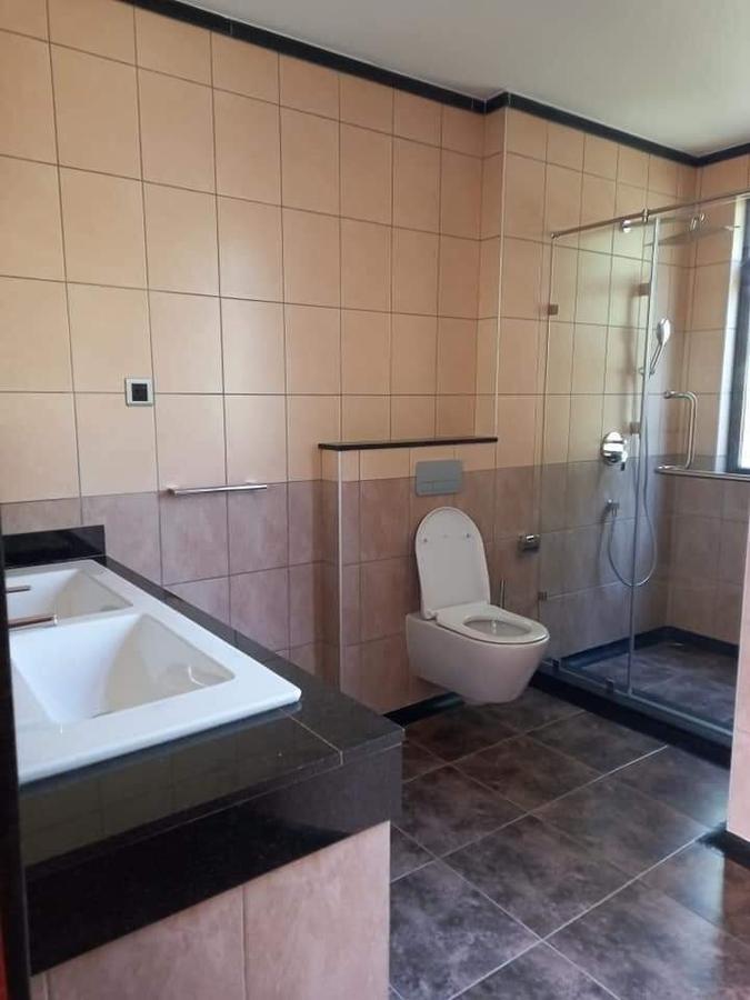 5 Bed Townhouse with En Suite at Lavington - 9