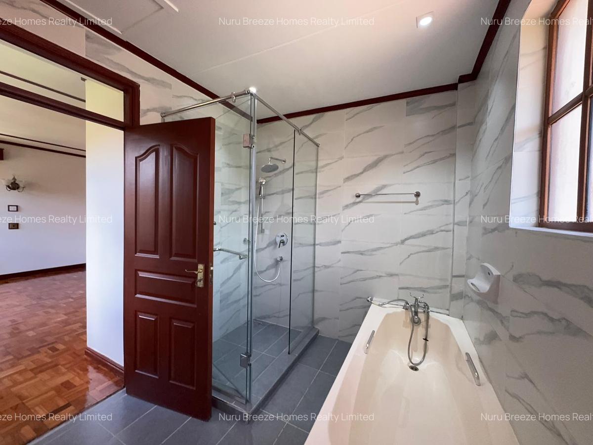 4 Bed Townhouse with En Suite in Lavington - 7