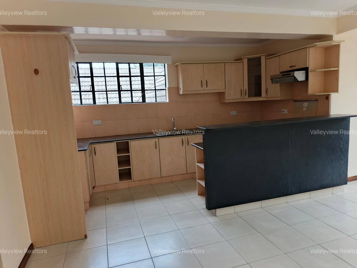 2 Bed House with En Suite at Lavington - 3