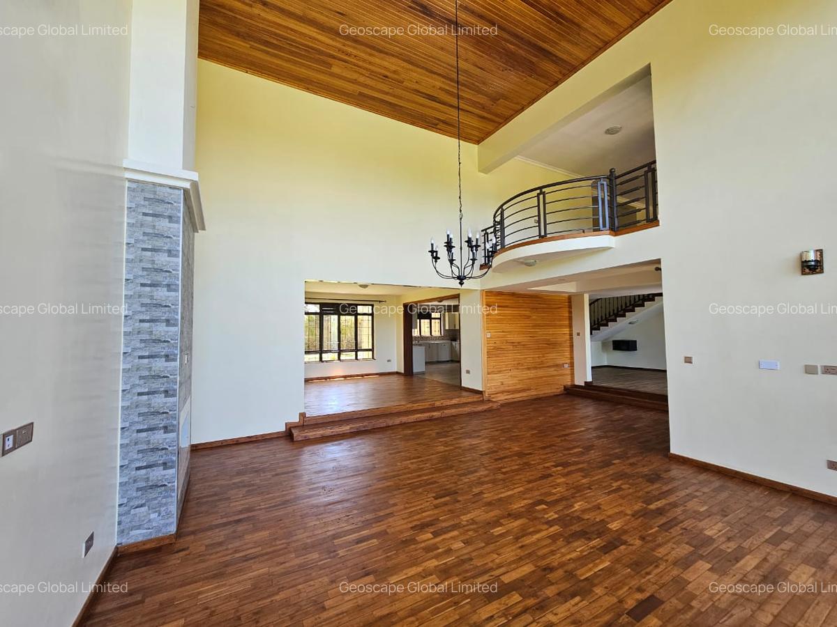 5 Bed House with En Suite in Runda - 10