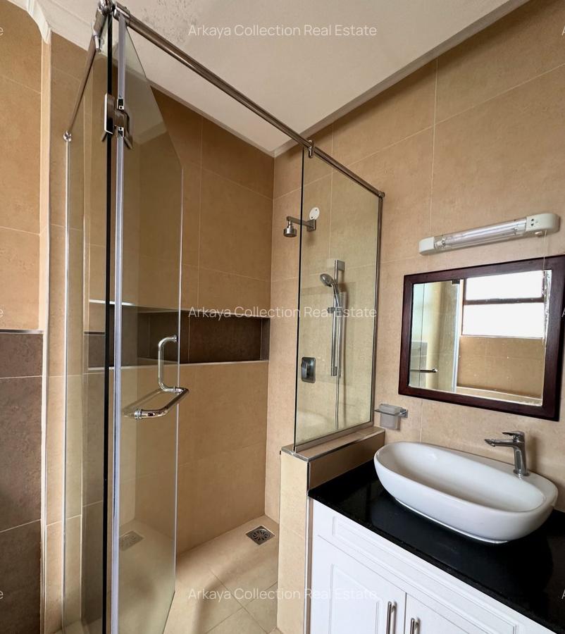 5 Bed House with En Suite in Karen - 7