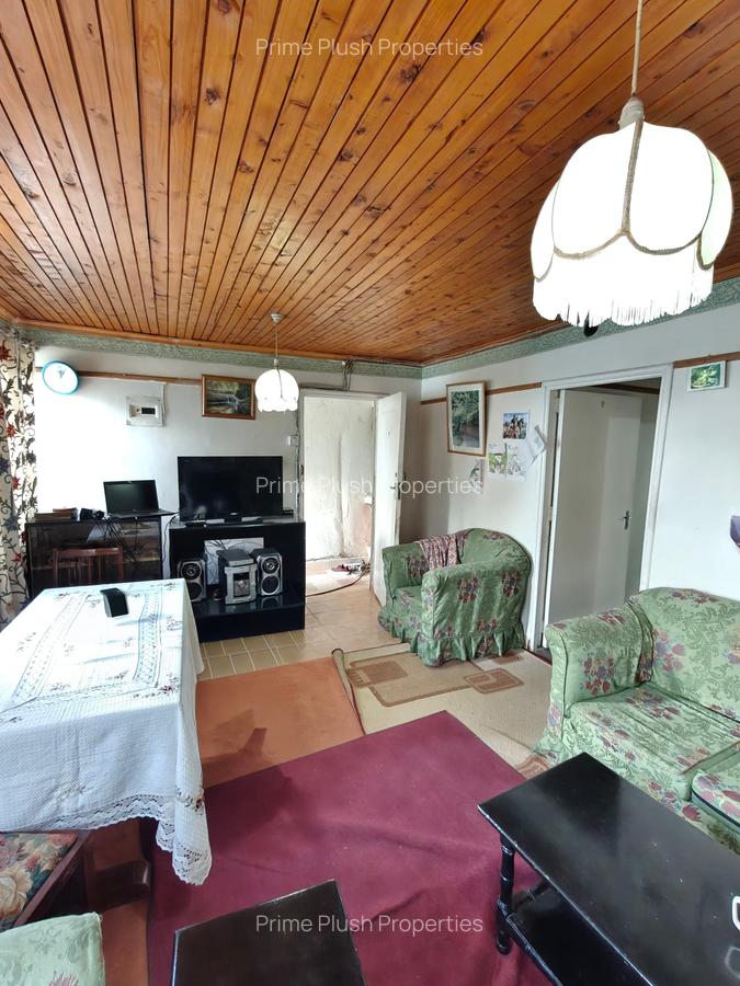 3 Bed House with Garden in Donholm - 4