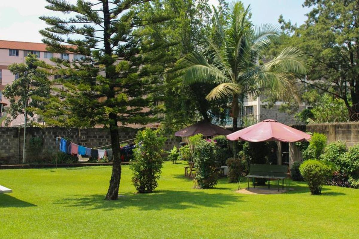 1,577 ft² Commercial Property with Service Charge Included at Hurlingham - 20