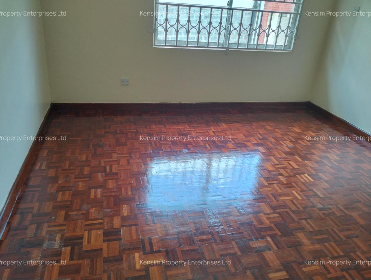 5 Bed Townhouse with En Suite in Lavington - 10