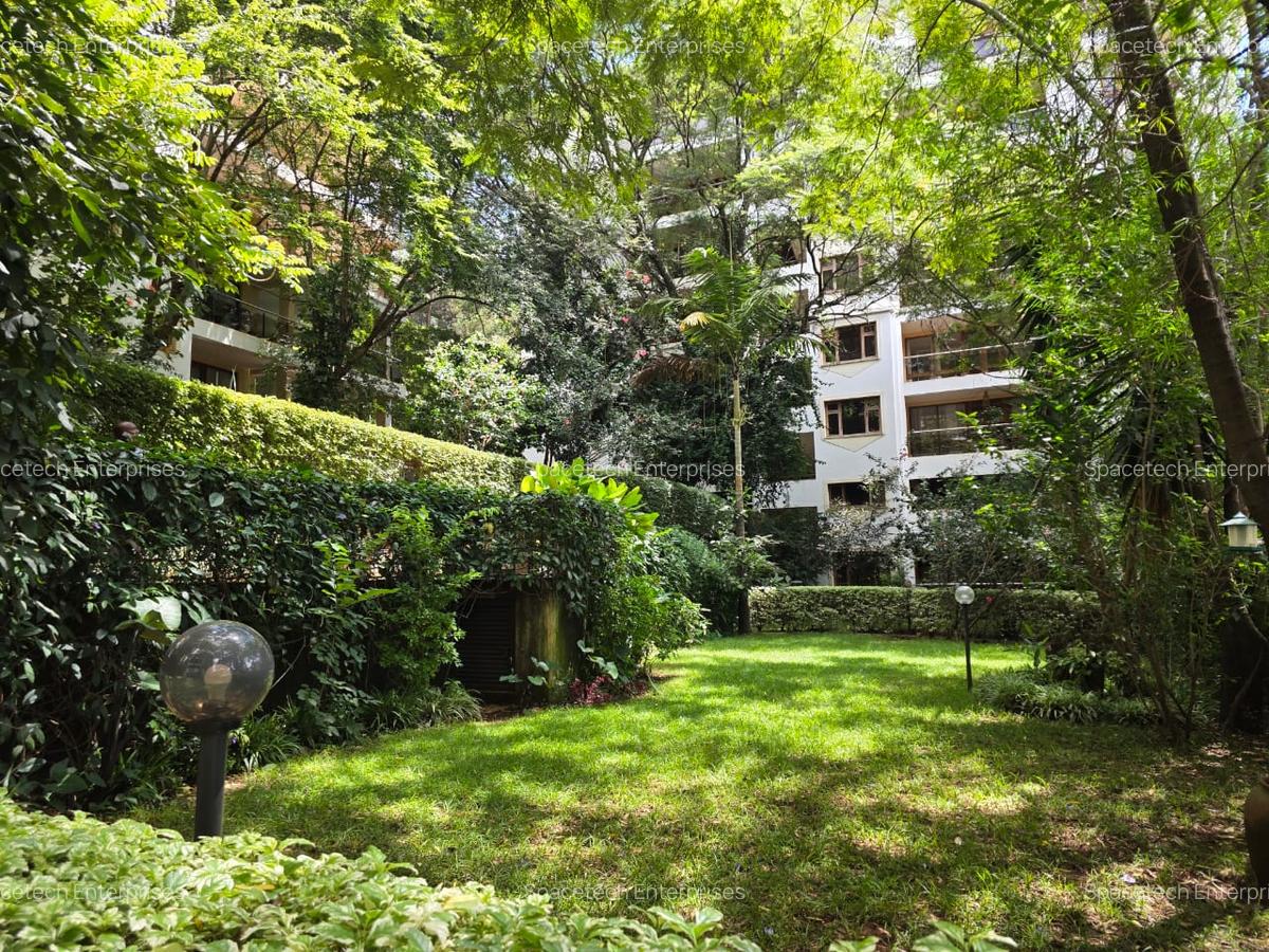 3 Bed Apartment with En Suite in Riverside - 2