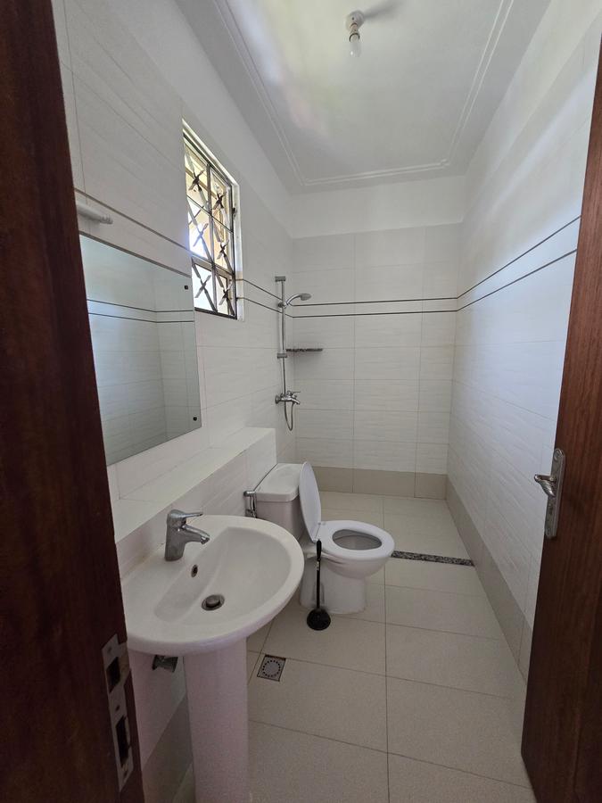 3 Bed Apartment with En Suite in Nyali Area - 15