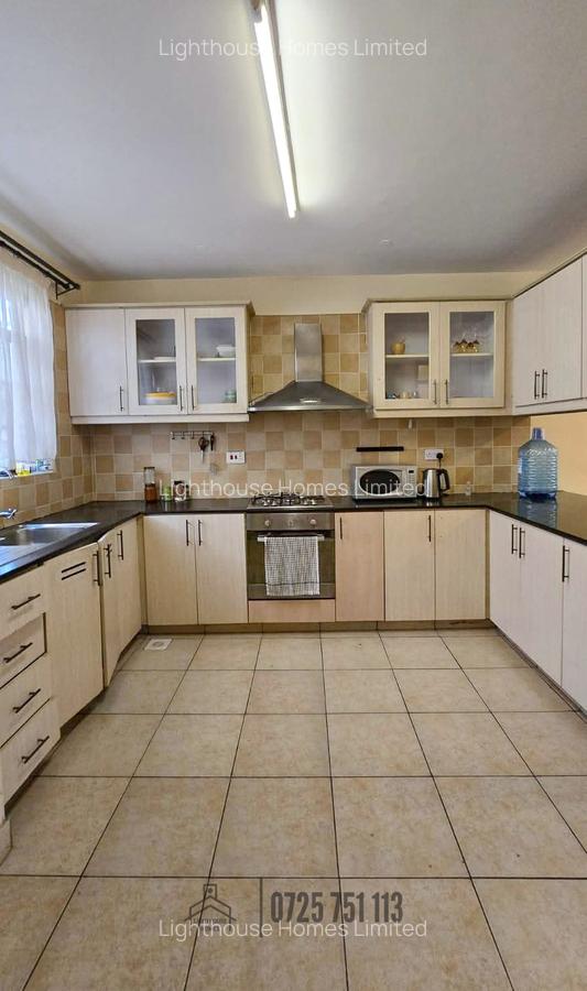 3 Bed Apartment with En Suite at Riverside Drive - 5