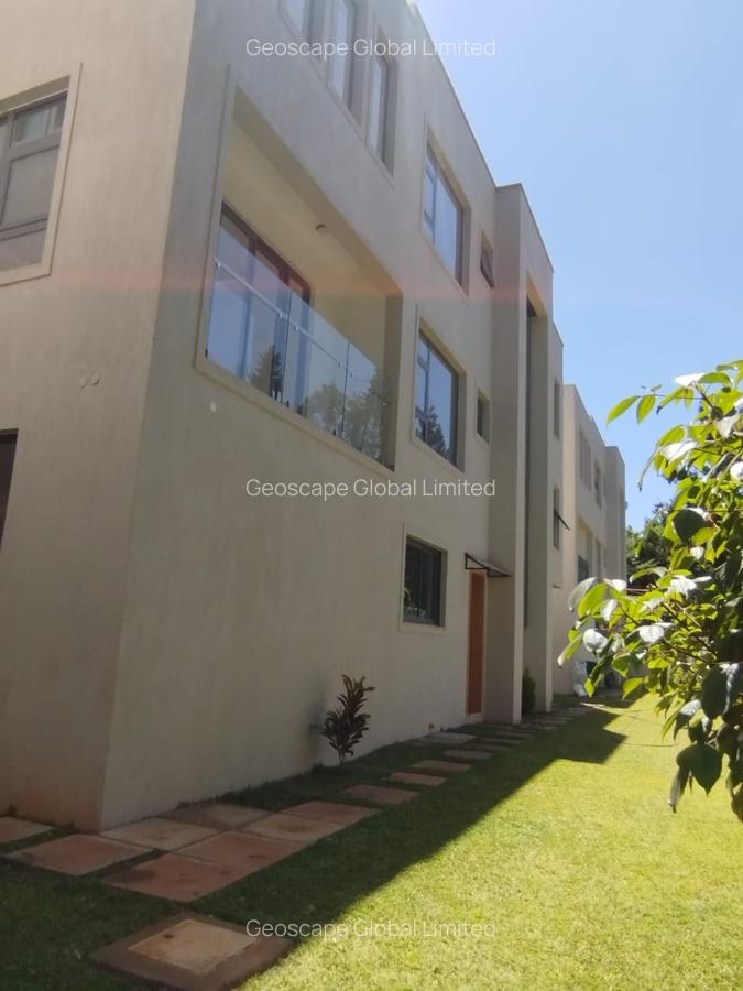 6 Bed Townhouse with En Suite in Lavington - 5