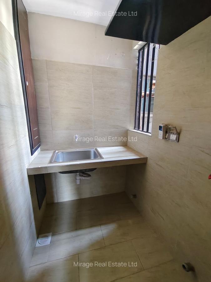 3 Bed Apartment with Swimming Pool in Kitisuru - 18