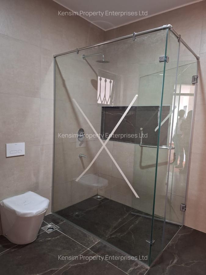 5 Bed House with En Suite in Loresho - 9