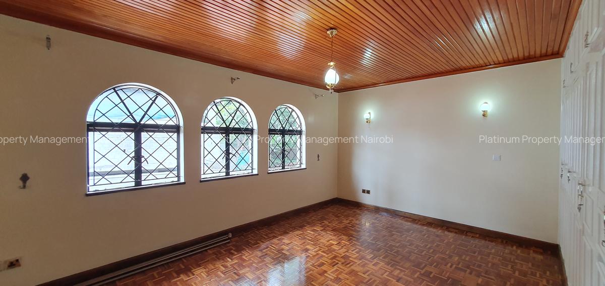 4 Bed House with En Suite at Brookside Gardens - 18