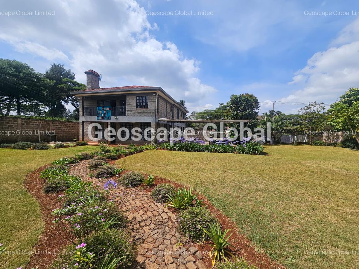 5 Bed House with En Suite in Runda - 1