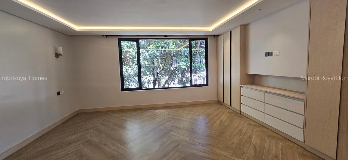 7 Bed Townhouse with En Suite at Lavington Convent Drive - 6