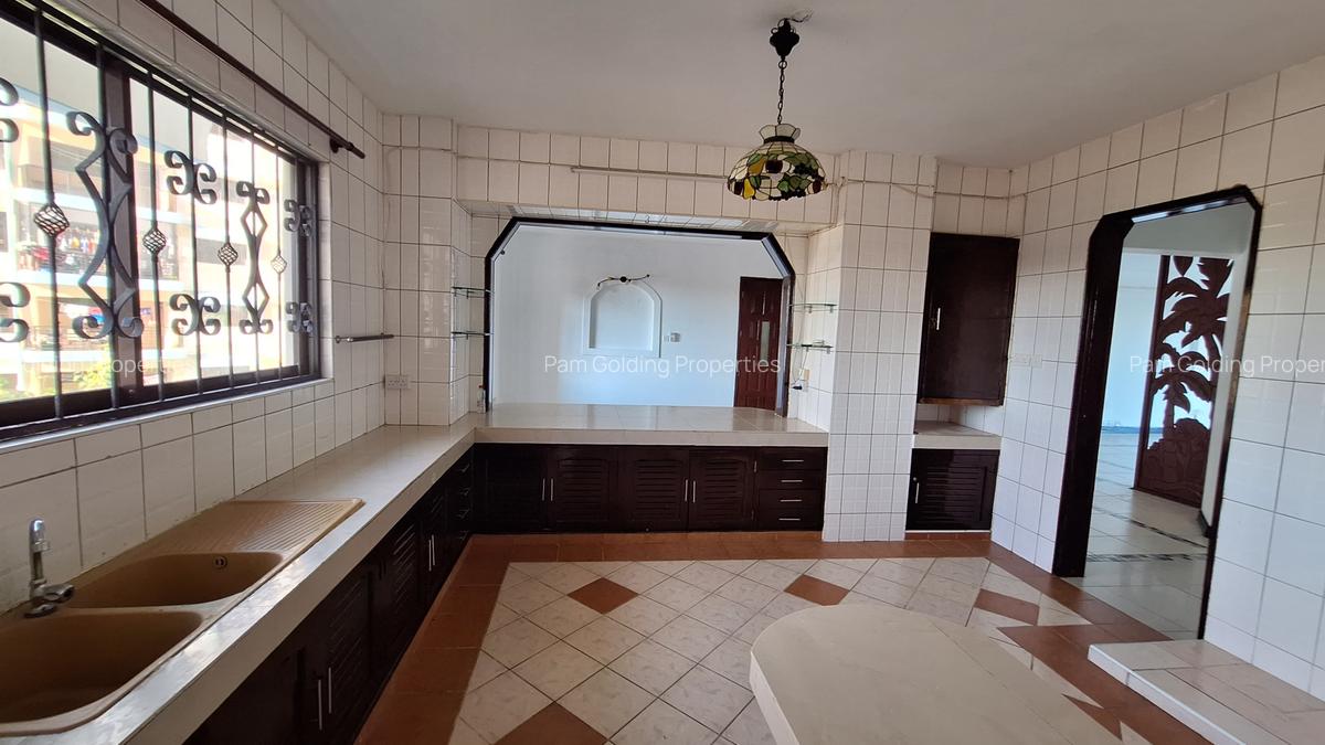 4 Bed Apartment with En Suite at Kaunda Avenue - 8