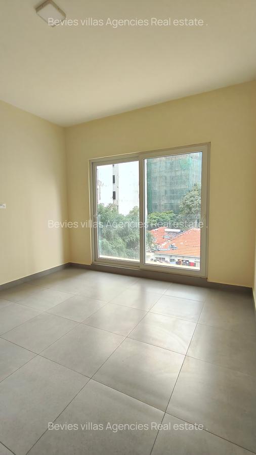2 Bed Apartment with En Suite at Parklands - 8