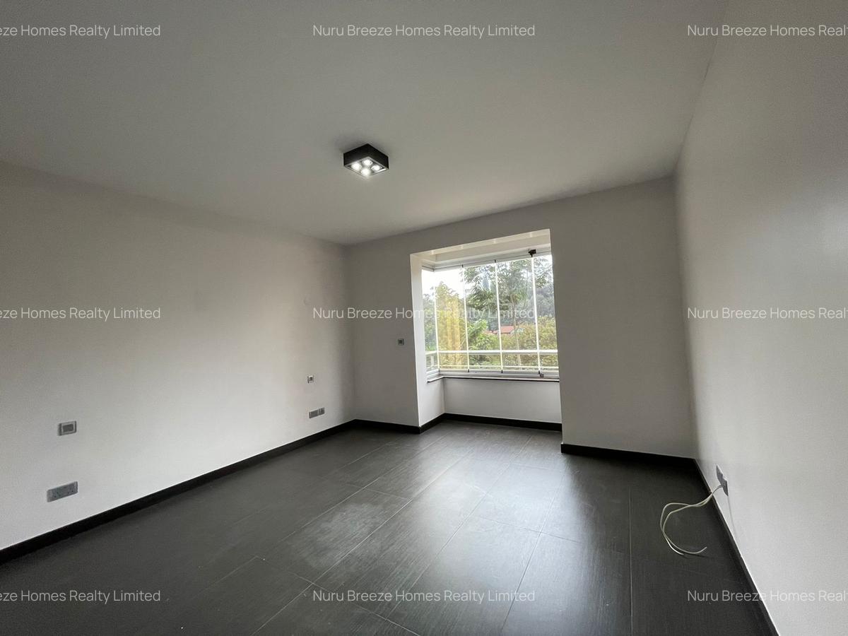 3 Bed Apartment with En Suite in Riverside - 13