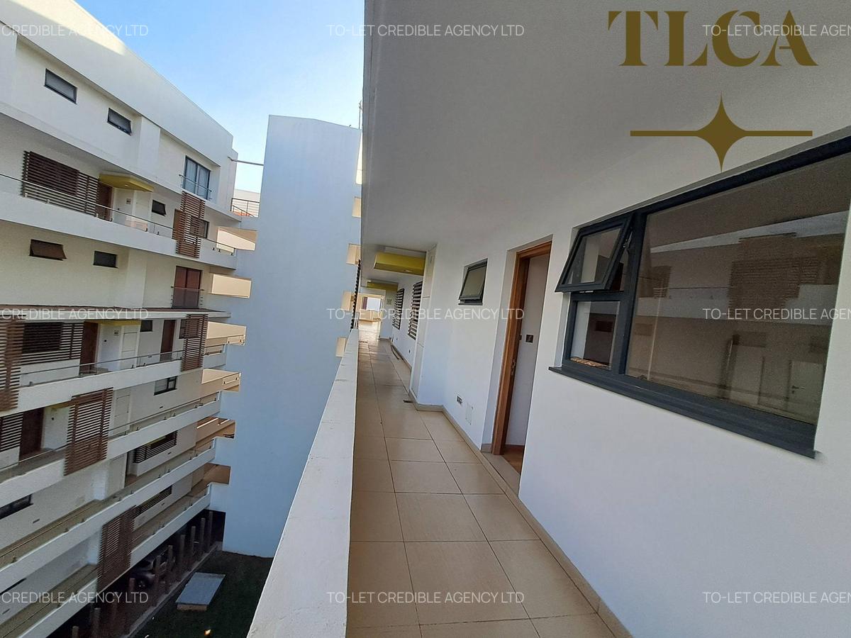 Serviced 3 Bed Apartment with En Suite at Garden City Drive - 18