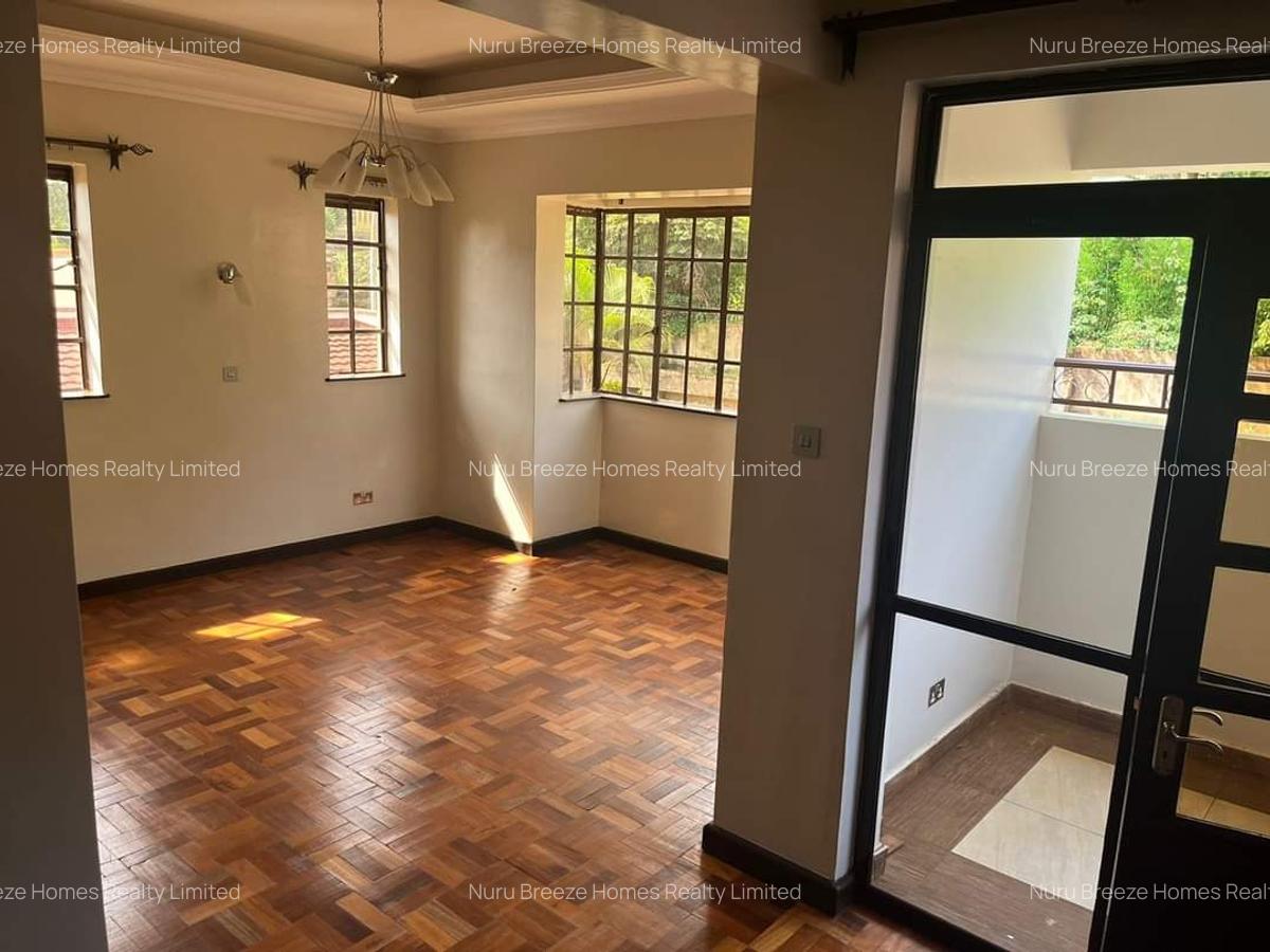 4 Bed Townhouse with En Suite in Rosslyn - 5