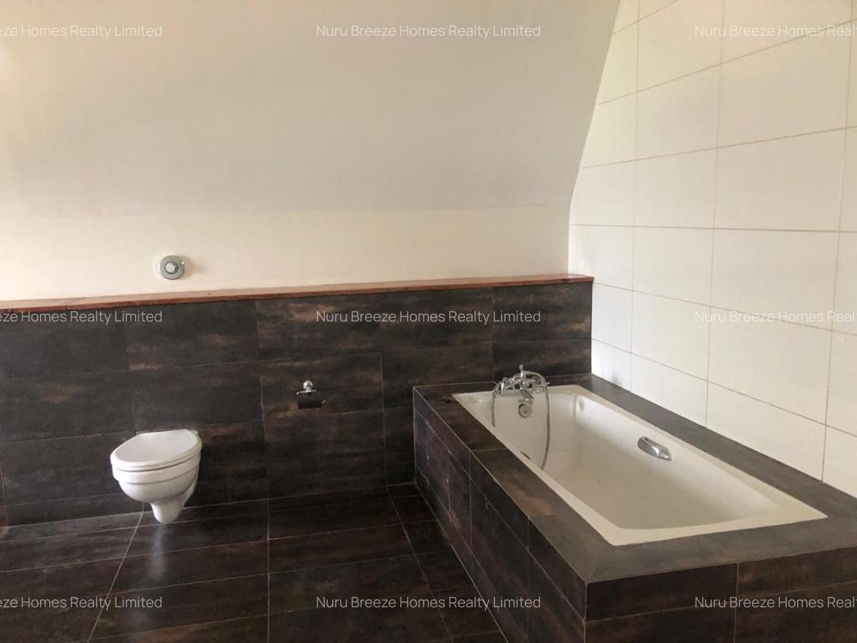 5 Bed Townhouse with En Suite in Karen - 5