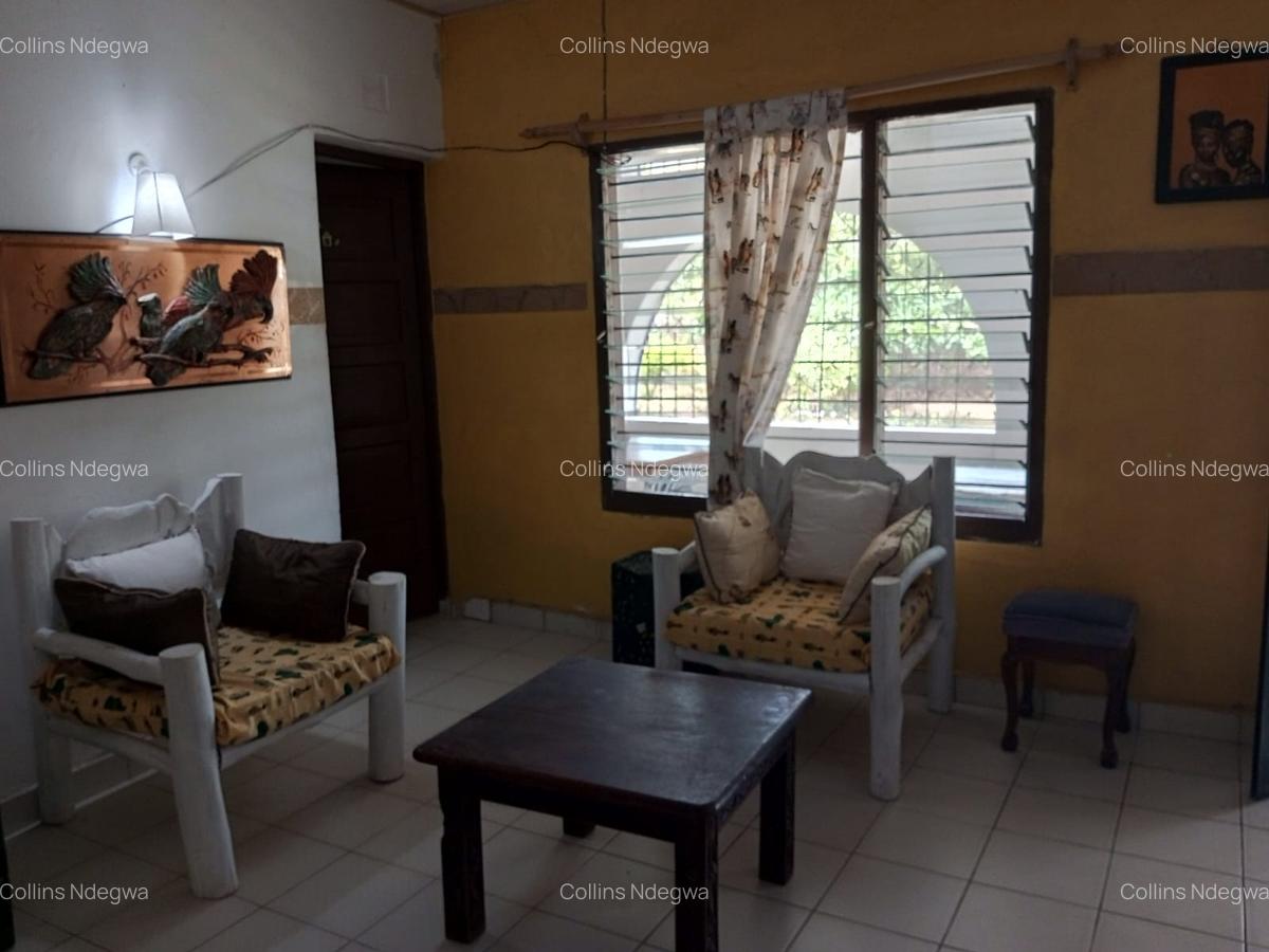 4 Bed Villa with En Suite at Tiwi Beach Road - 12