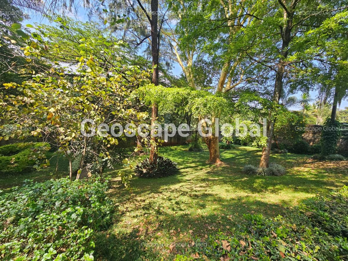 5 Bed House with En Suite in Nyari - 4