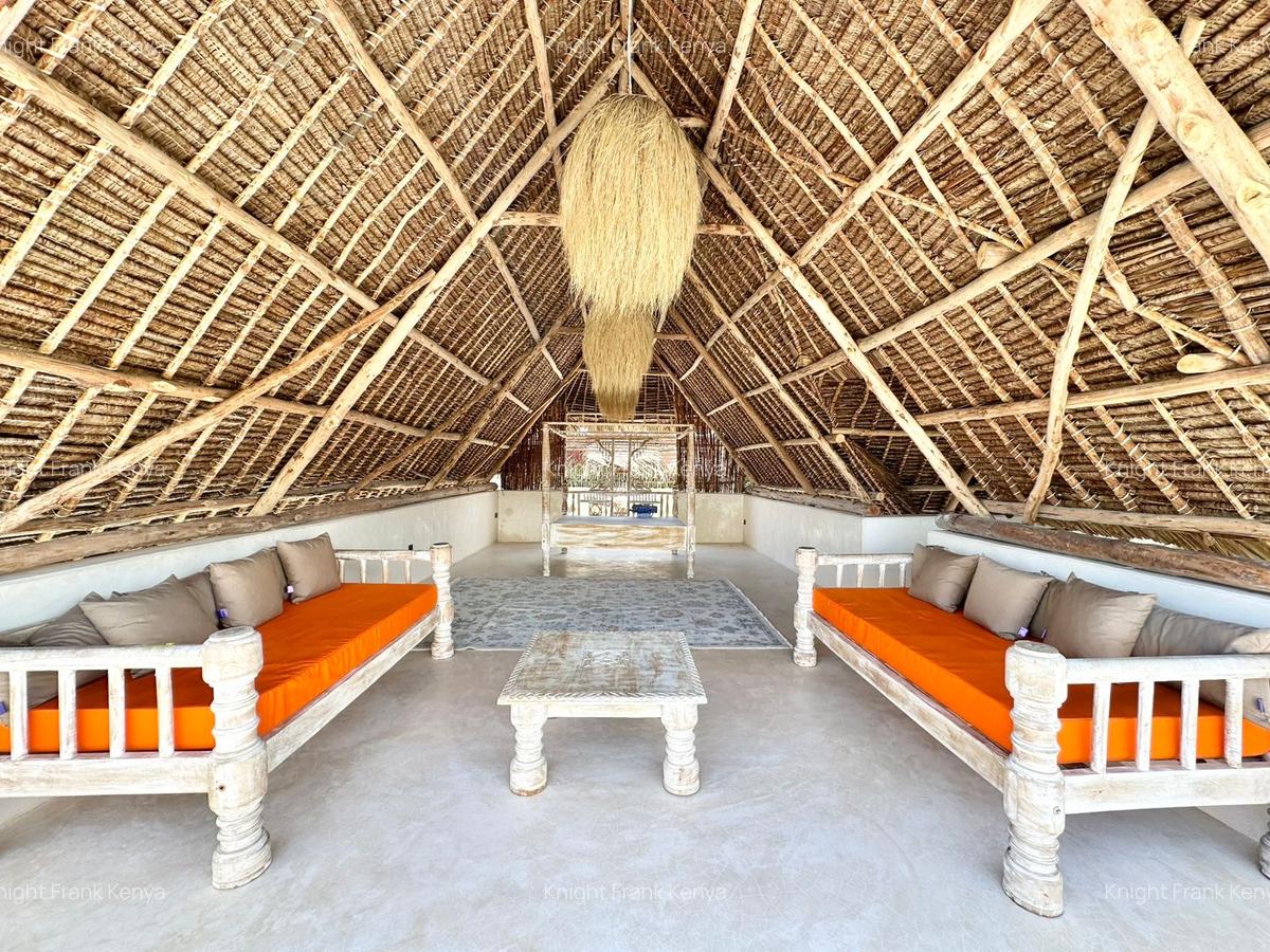 6 Bed House with Swimming Pool in Lamu - 15