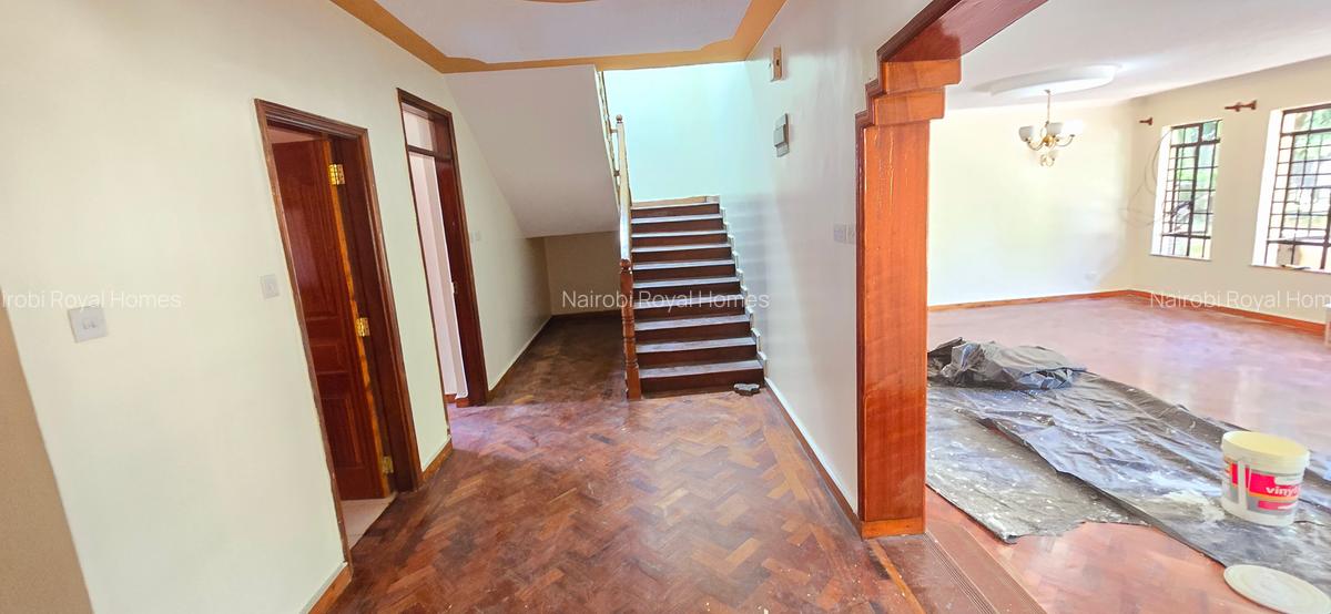 4 Bed Townhouse with En Suite at Lavington Road Garden - 20