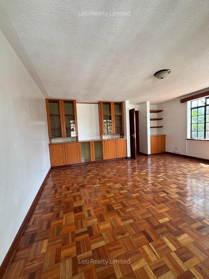 5 Bed Townhouse with En Suite in Lavington - 10