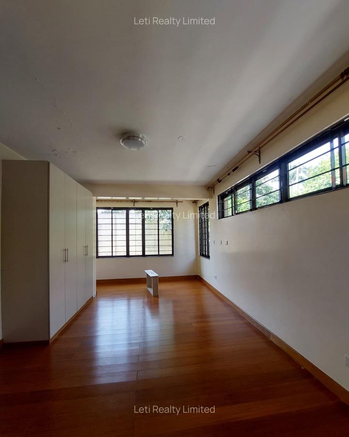 5 Bed Townhouse with En Suite in Lavington - 9