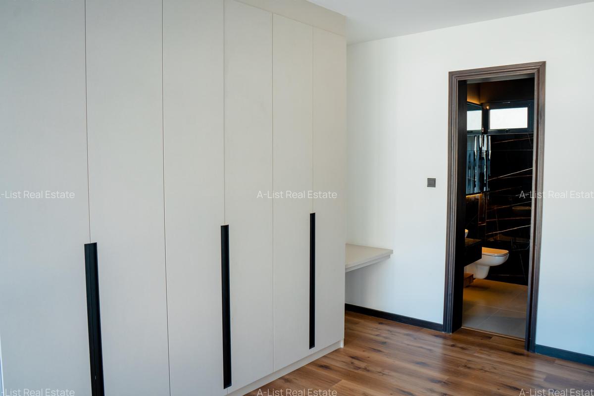 2 Bed Apartment with En Suite at Peponi Road - 5