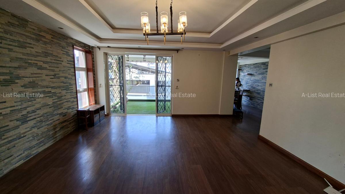 4 Bed Apartment with En Suite at 2Nd Parklands Avenue - 1